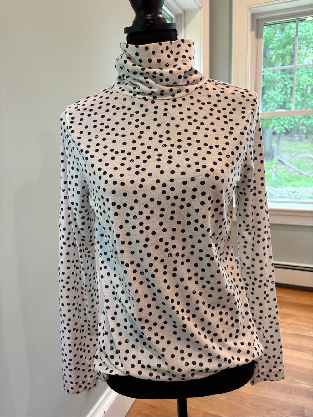 Vineyard Vines Cream Turtleneck Long Sleeve Top w/ Navy Whale Polka Dots, Medium